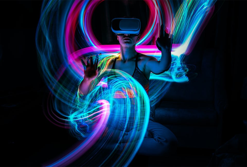 Woman with VR Light Painting copy Woman with VR Light Painting copy
