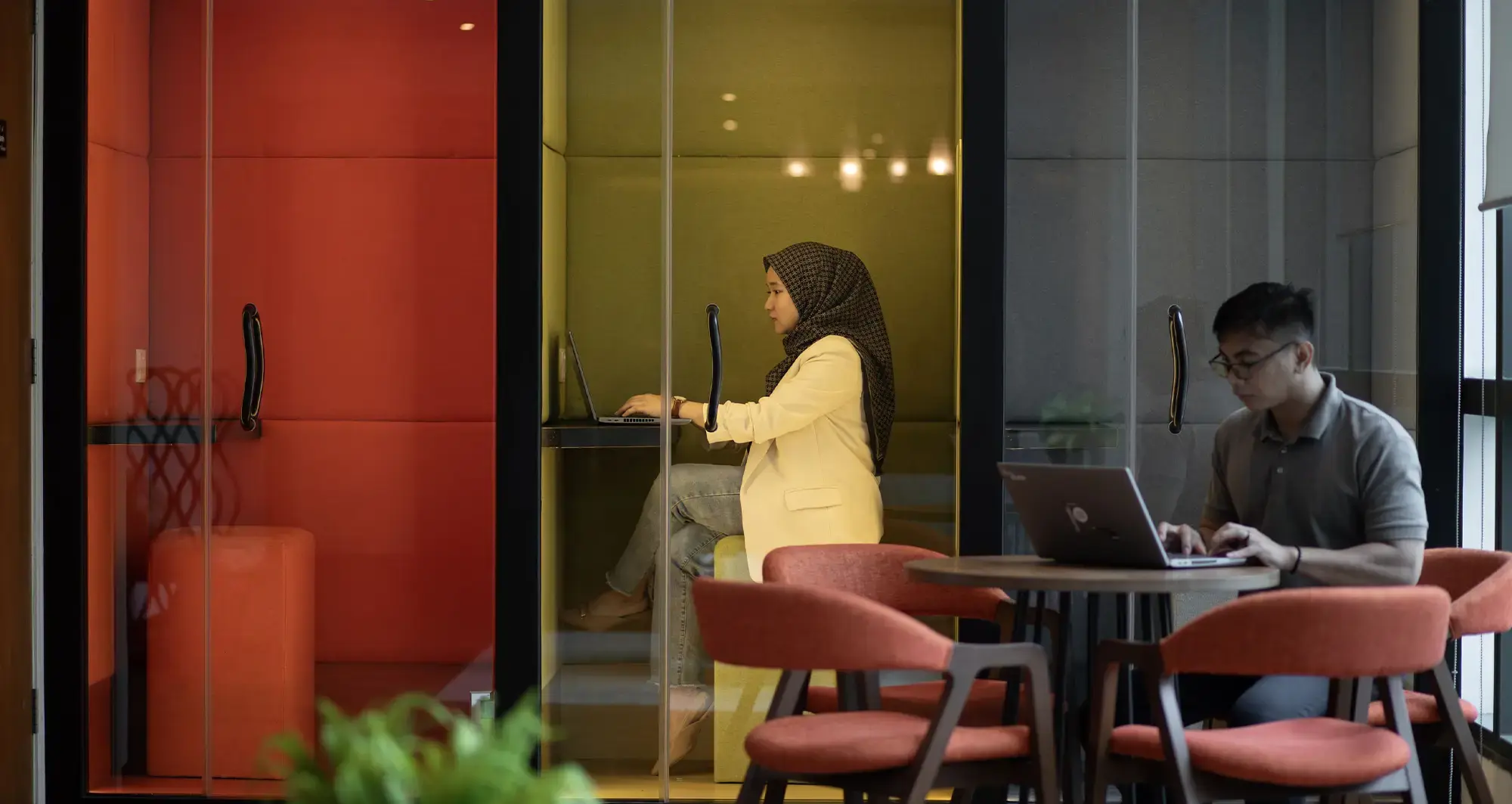 Artificial-intelligence-workspace-fullscreen-hero-desktop