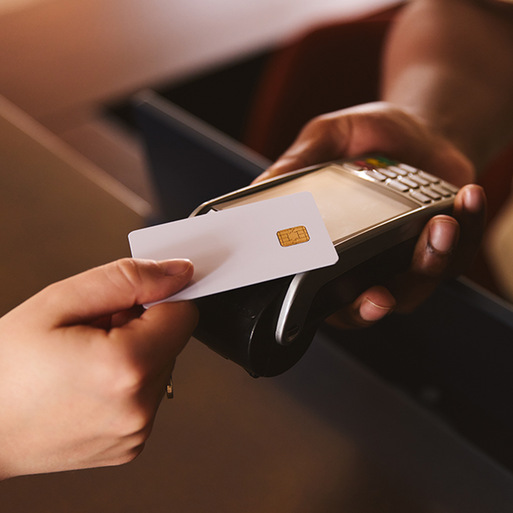 Contactless payment using a chip card on a handheld point-of-sale terminal